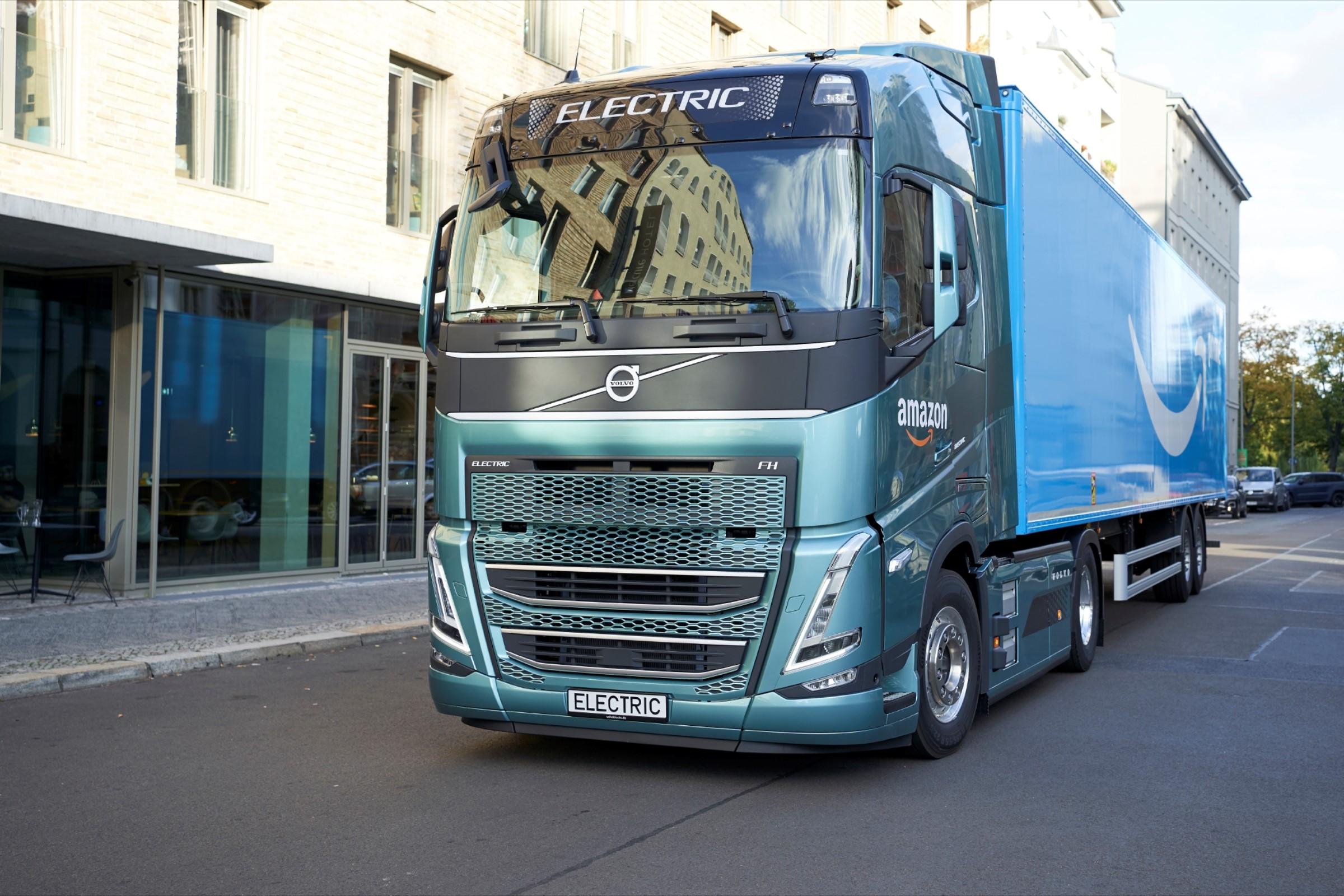 „Volvo“ elektriniuose sunkvežimiuose panaudotas be iškastinio kuro pagamintas plienas